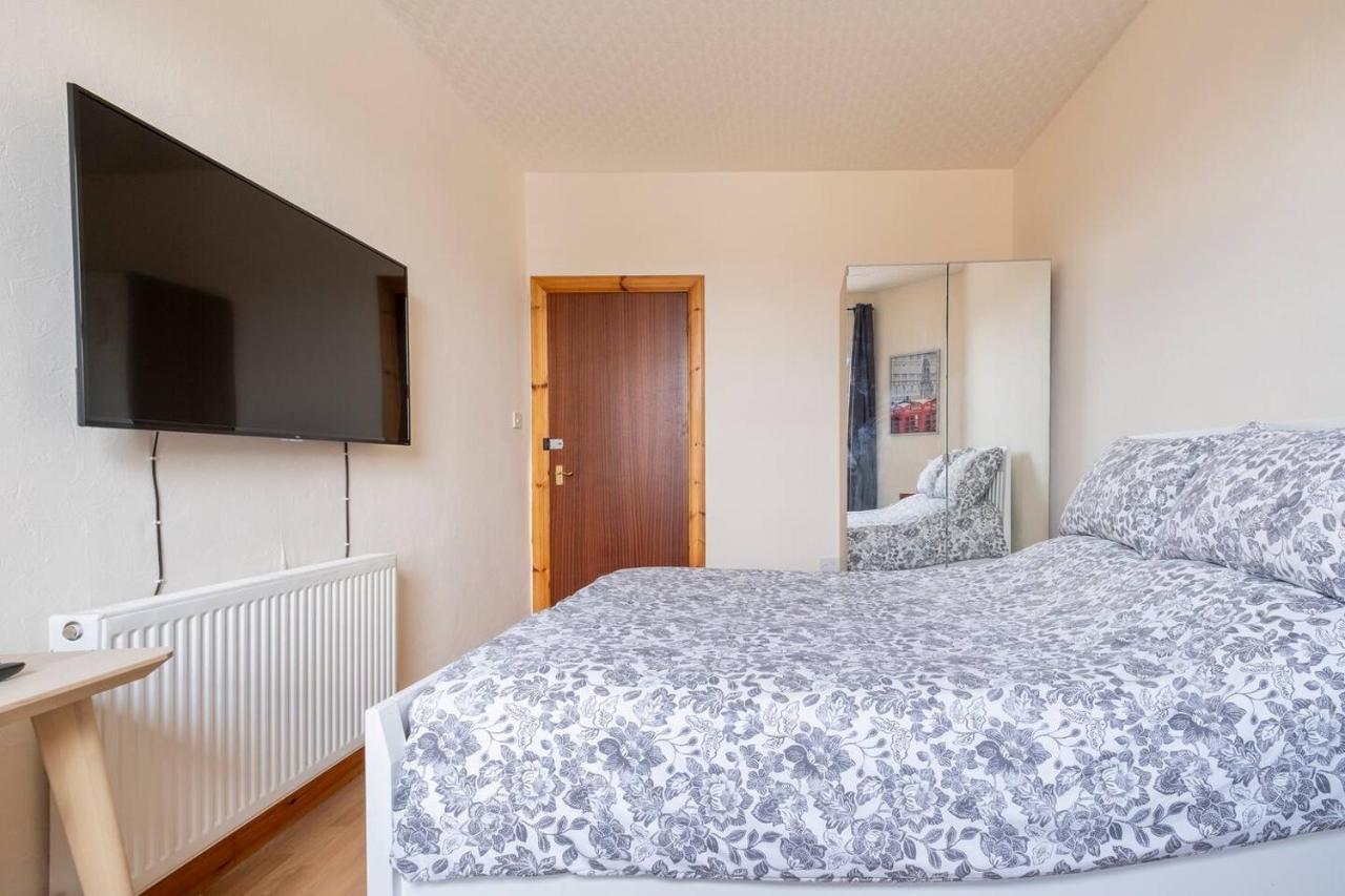2 Bed Central Ness Apart - May Court Inverness Dış mekan fotoğraf