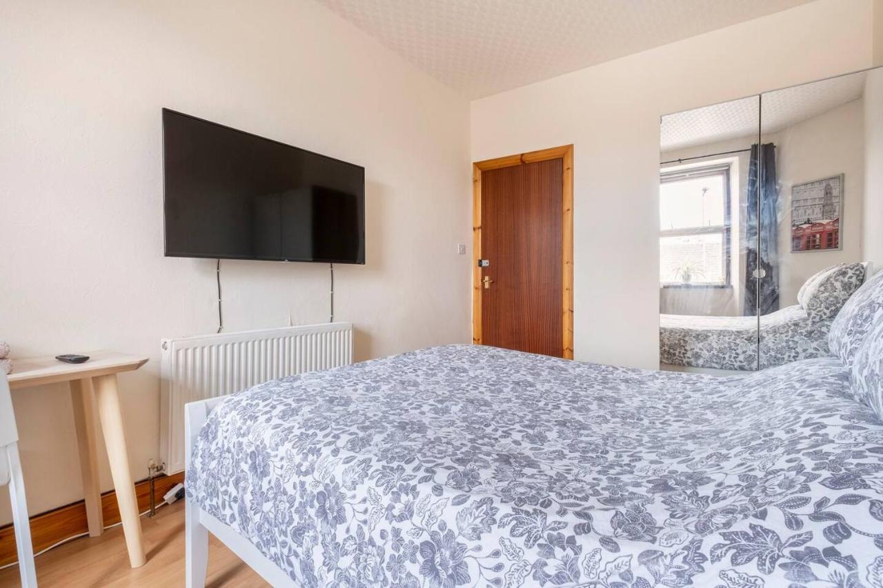 2 Bed Central Ness Apart - May Court Inverness Dış mekan fotoğraf