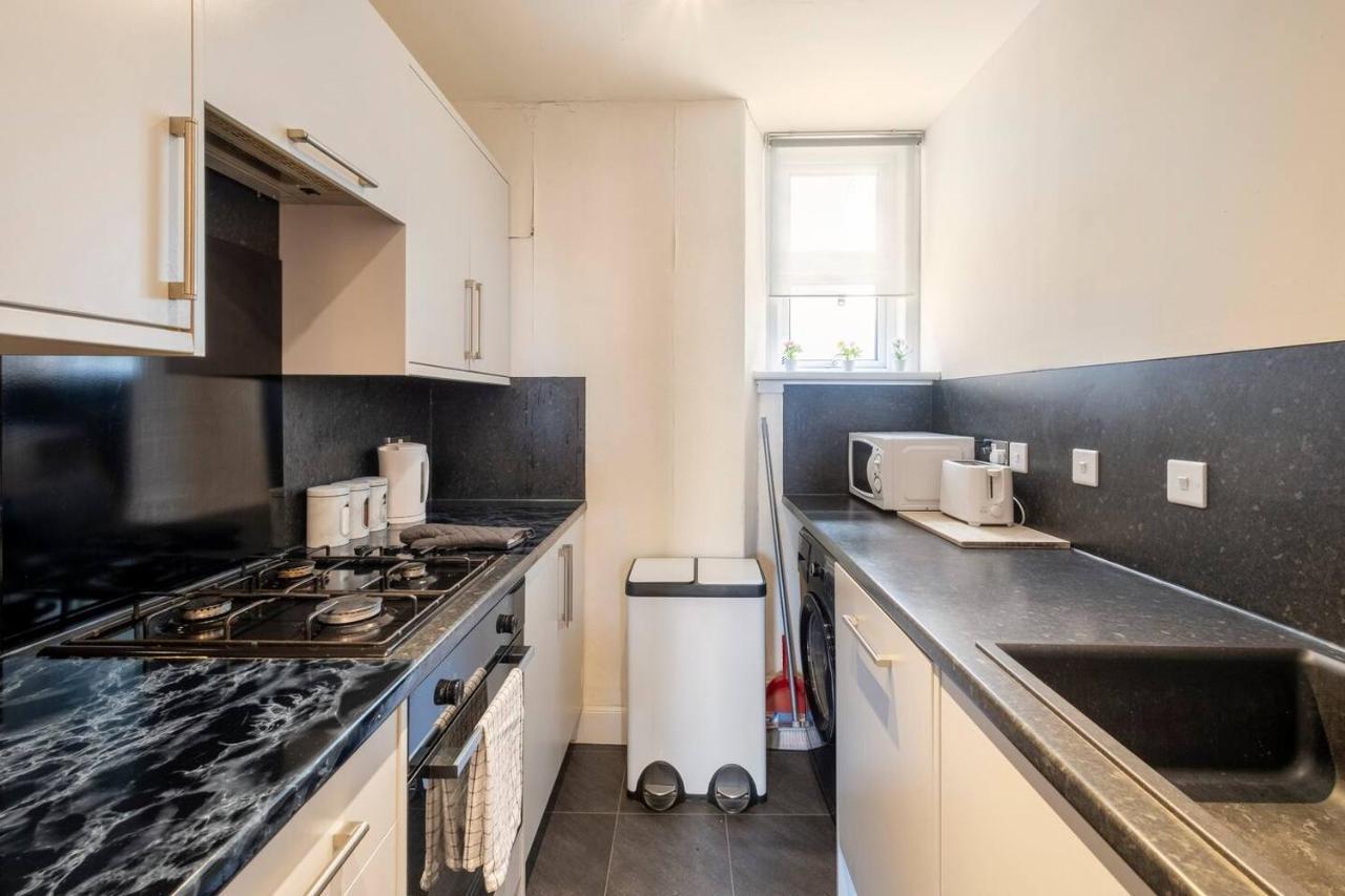 2 Bed Central Ness Apart - May Court Inverness Dış mekan fotoğraf
