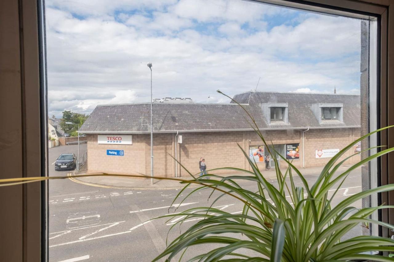 2 Bed Central Ness Apart - May Court Inverness Dış mekan fotoğraf